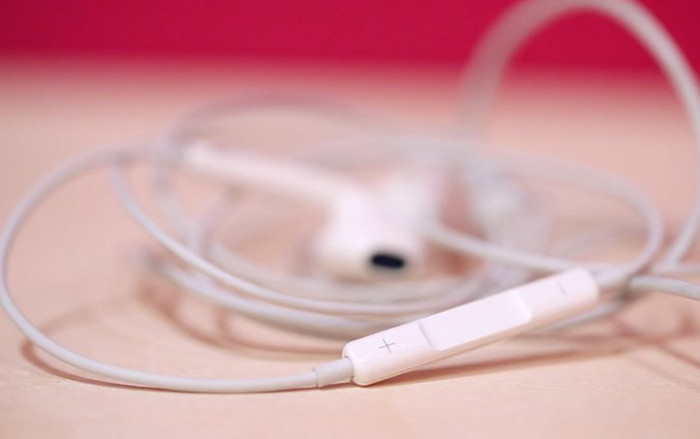 Dùng iPhone đã lâu bây giờ tôi mới biết tai nghe của nó ‘thần thánh’ tới mức này Ảnh 2