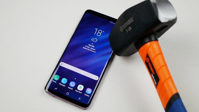 Người không có mà xài, kẻ thì đem Galaxy S9+ ra tra tấn thế này đây Ảnh 2