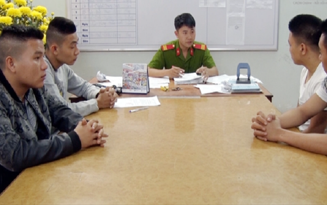 Khởi tố nhóm đối tượng giang hồ xông vào đám tang chém người đến ngất xỉu Ảnh 2