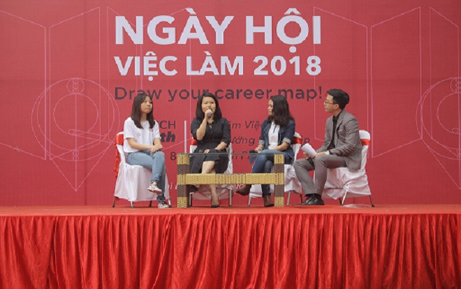 Hàng nghìn sinh viên háo hức nghe 30 doanh nghiệp lớn tư vấn ra trường nên làm gì Ảnh 2