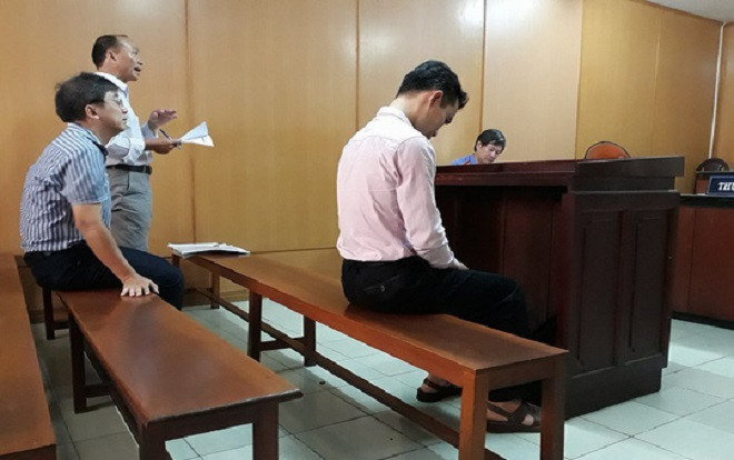 Cựu giảng viên đại học 'gài bẫy' hàng chục sinh viên Ảnh 2