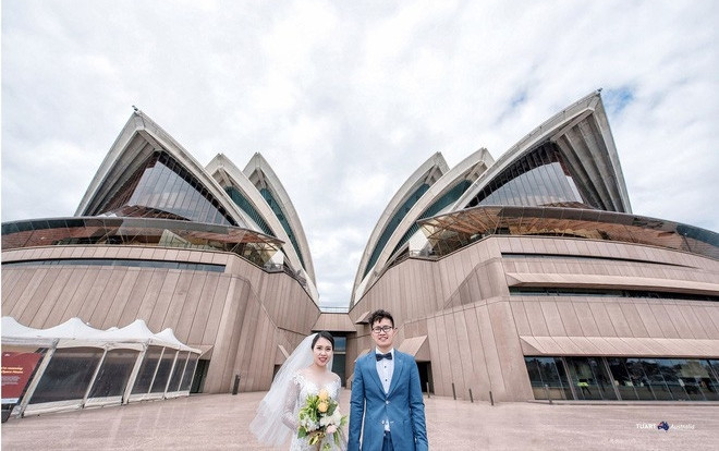 Bộ ảnh cưới ở 6 quốc gia cùng hành trình 'liều và điên' của cặp đôi Hà Nội Ảnh 2