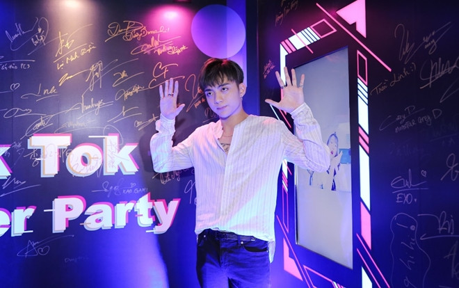 Soobin Hoàng Sơn đẹp tựa nam thần trong bữa tiệc Tik Tok khiến fan 'bấn loạn' Ảnh 2