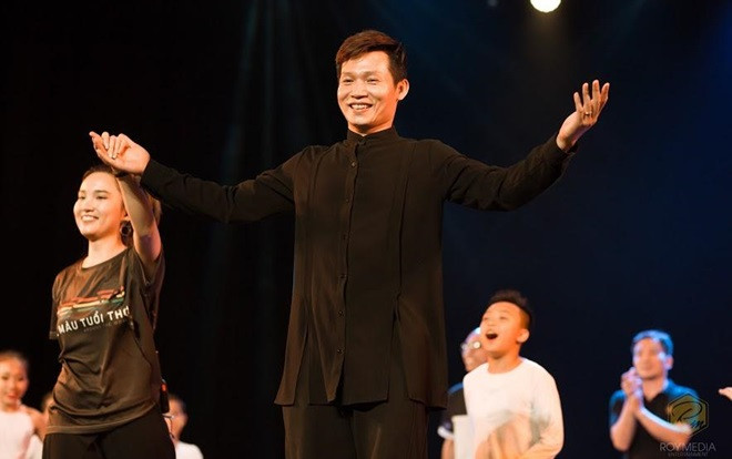 Viết Thành - Quỳnh Trang: Cặp vợ chồng vũ công mang những đứa trẻ nhỏ lên sân khấu lớn Ảnh 2