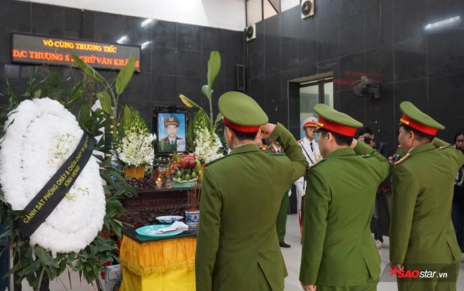 Lễ tang đẫm nước mắt của chiến sĩ PCCC hy sinh trong lúc làm nhiệm vụ Ảnh 2