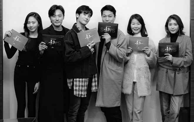 Lấn áp Park Hyung Sik, Jang Dong Gun 'hút hồn' phái nữ trong buổi đọc kịch bản 'Suits' Ảnh 2