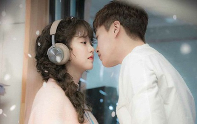 Đóng máy với rating thảm hại, netizen vẫn khen ngợi 'Radio Romance' Ảnh 2