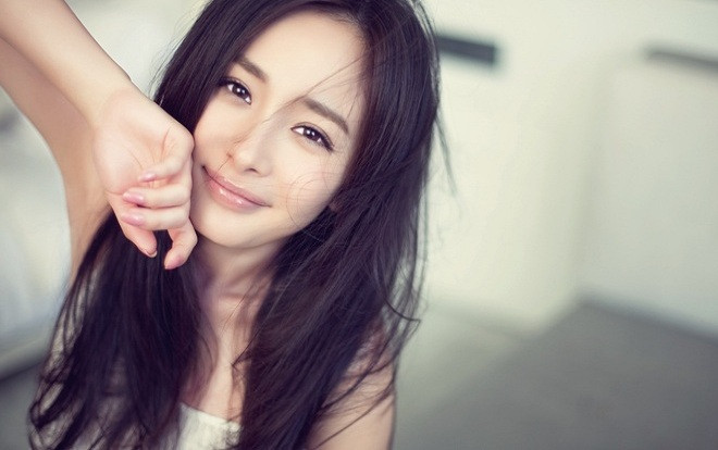 3 động tác đơn giản giúp da mặt căng mịn, nếp nhăn '1 đi 0 trở lại' Ảnh 2