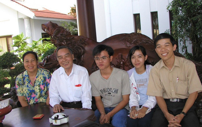 Nhờ 'học bổng của bác Khải' cậu học trò nghèo đã trở thành Hiệu phó Ảnh 2