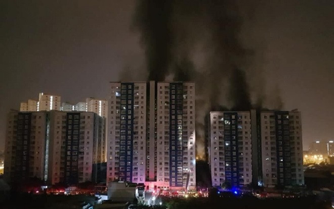 Nhiều câu hỏi đặt ra sau vụ cháy chung cư cao cấp ở Sài Gòn khiến 13 người thiệt mạng Ảnh 2