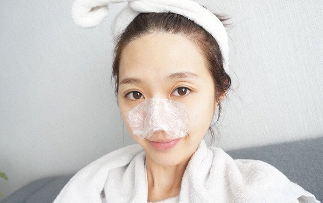 Chỉ với Vaseline và toàn đồ đơn giản, đây là cách khiến mũi láng bóng mịn màng được nhiều cô nàng truyền tai nhau. Ảnh 2