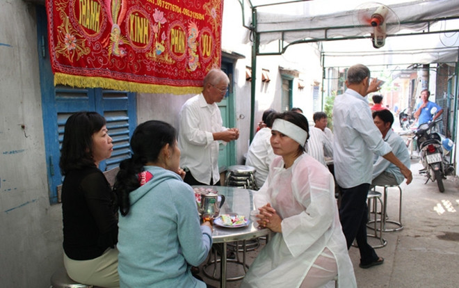 Đám tang đẫm nước mắt của anh bảo vệ xả thân cứu người Ảnh 2