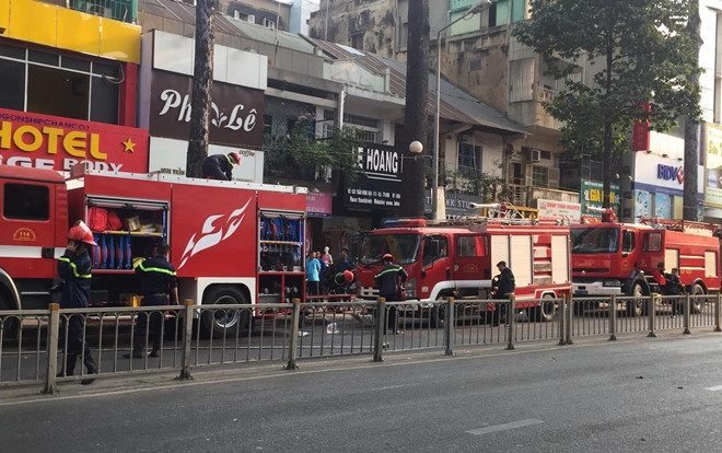 Giải cứu nhiều người mắc kẹt trong đám cháy khách sạn Ảnh 2