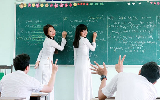 Sĩ tử sắp thi đại học hãy 'rửa tai' mà nghe chiêm nghiệm của các 'ma cũ' về sự thật khi bước vào đây mới 'thấu' Ảnh 2
