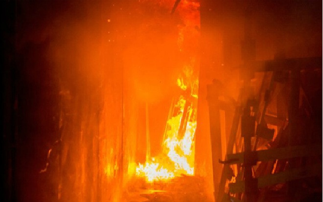 Trẻ em gục chết cạnh cửa thoát hiểm bị khóa trong vụ cháy ở Nga Ảnh 2