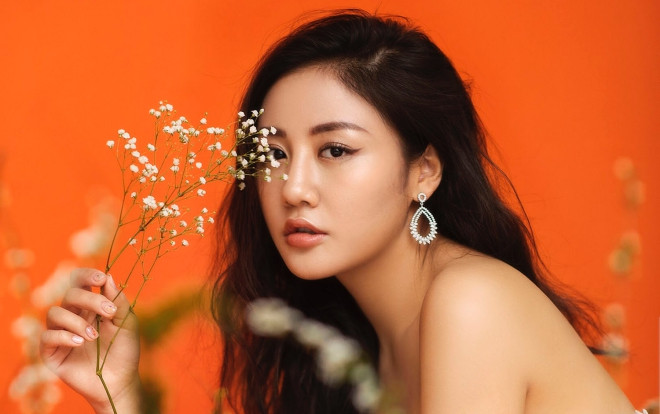 Văn Mai Hương khoe vai trần, ra mắt ca khúc hát chuyện tình yêu của chính mình Ảnh 2