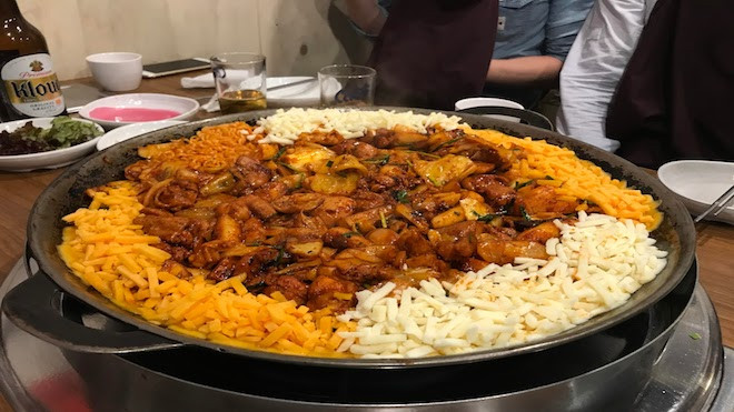 Bỏ qua gà phô mai đi, đây mới là món ăn bất cứ người dân Hàn Quốc nào cũng yêu thích Ảnh 2