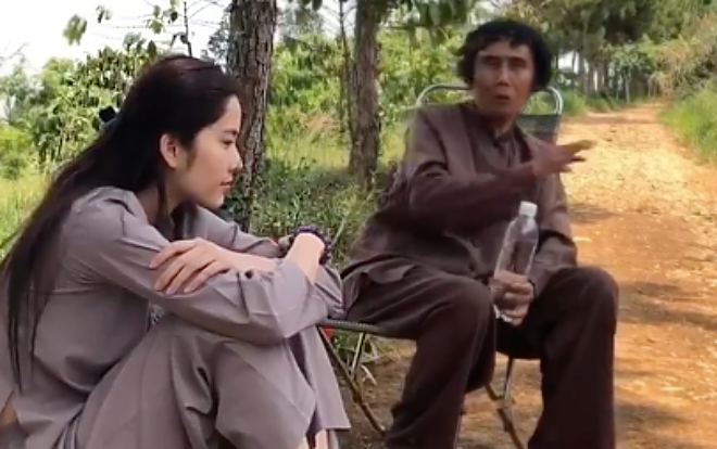 Clip: Nam Em gượng cười, gật gù liên tục khi nghe câu 'cảm xúc là thứ nhất thời' Ảnh 2