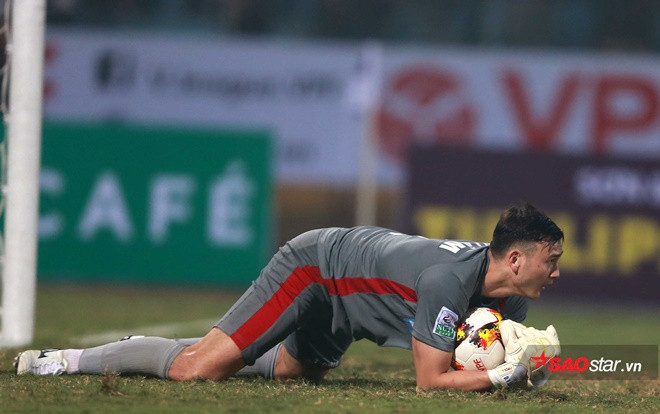 Thủ môn Đặng Văn Lâm không bị chấn thương nặng Ảnh 2