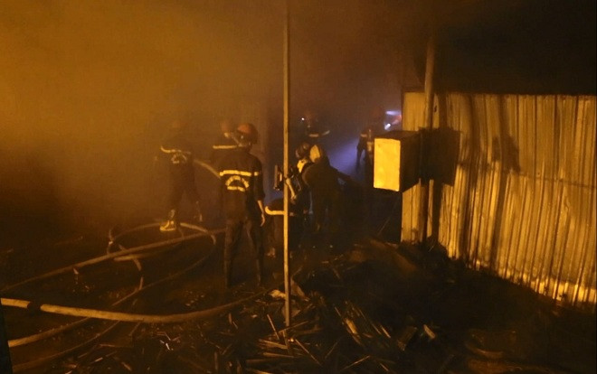 Trại dế thương phẩm gần 1.000m2 bị 'bà hoả' thiêu rụi trong đêm Ảnh 2