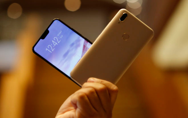 Smartphone 'tai thỏ' với camera selfie khủng 24 MP của Vivo về Việt Nam Ảnh 2