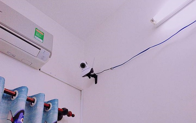 Bố mẹ lắp camera giám sát trong phòng của con gây tranh cãi Ảnh 2