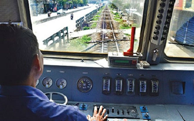 Bộ Y tế lý giải vì sao răng vẩu, ngực lép không được lái tàu Ảnh 2