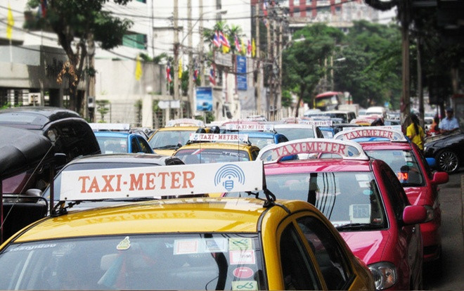 Khách du lịch Trung Quốc đại tiện ngay trên taxi, ương bướng không trả phí làm sạch Ảnh 2