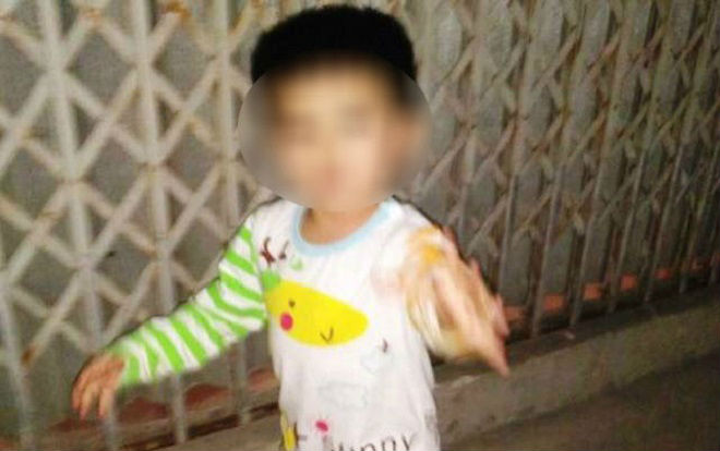 Bé trai 3 tuổi sau gần 1 ngày mất tích được tìm thấy tại nhà người phụ nữ tâm thần Ảnh 2