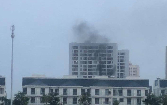 Cháy chung cư Parc Spring ở Sài Gòn, người dân tán loạn bỏ chạy Ảnh 2