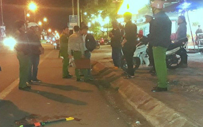 Mâu thuẫn trên facebook, 3 thiếu niên 16 tuổi bị truy sát Ảnh 2