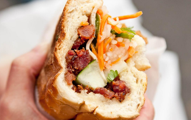Điểm danh những quán bánh mì giá cao nhưng ‘ngon nuốt lưỡi’ ở Hà Nội Ảnh 2