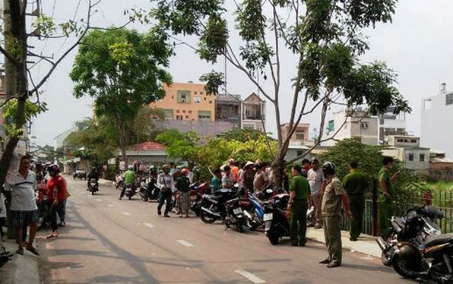 Phát hiện thi thể trẻ sơ sinh còn nguyên dây rốn bên vệ đường Ảnh 2