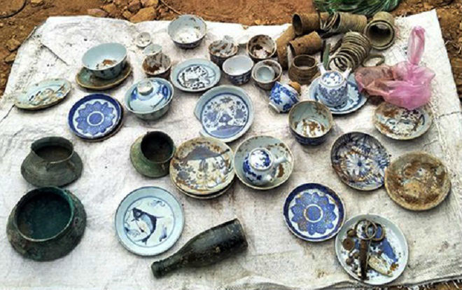 Đào móng nhà phát hiện mộ chứa trang sức Ảnh 2