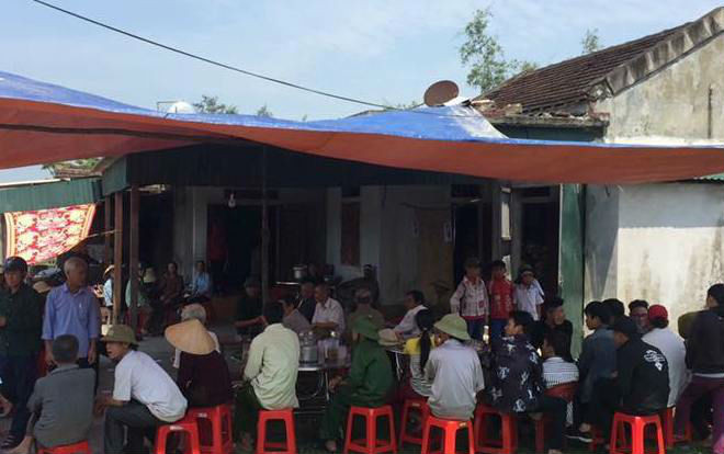 Lên thác chụp ảnh, một nữ sinh bị trượt chân đuối nước Ảnh 2