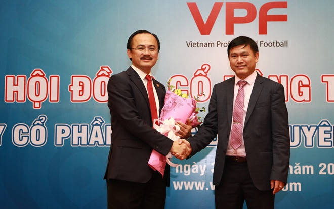 Bầu Thắng ‘đối mặt’ bầu Tú: 90 phút gặp nhau rồi càng buồn vì tỷ số vẫn 0-0 Ảnh 2