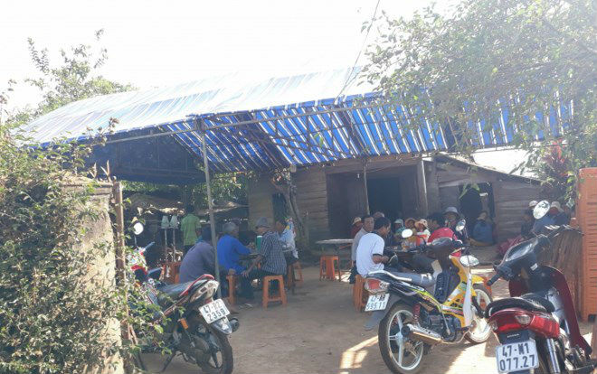 Bị công an xã tạm giữ xe máy, nam sinh lớp 8 treo cổ tự tử Ảnh 2