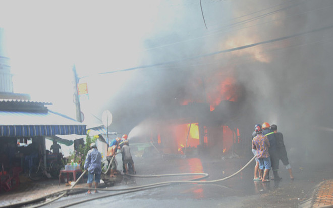 7 căn nhà bị thiêu rụi do cháy lớn ở Mỹ Tho Ảnh 2