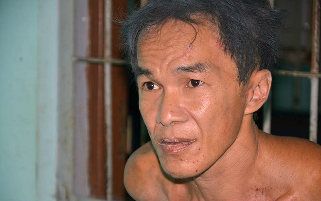 Vụ chặt lìa đầu hàng xóm, chém đứt ngón tay Trung tá công an: Nghi phạm đã khai báo nguyên nhân Ảnh 2