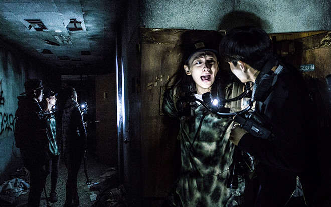 Box Office Hàn Quốc: Phim kinh dị ‘Gonjiam’ vượt mốc 2 triệu lượt xem, tiếp tục đứng đầu bảng Ảnh 2