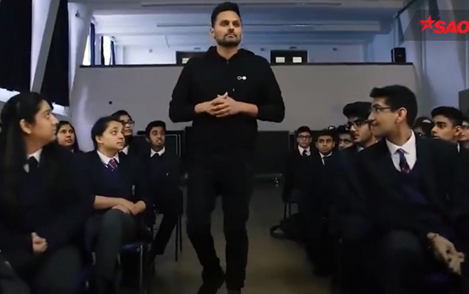 Đừng để bất kì ai hối thúc bạn với chiếc đồng hồ của họ - Clip đáng xem nhất ngày đang được sinh viên 'share' rầm rộ Ảnh 2