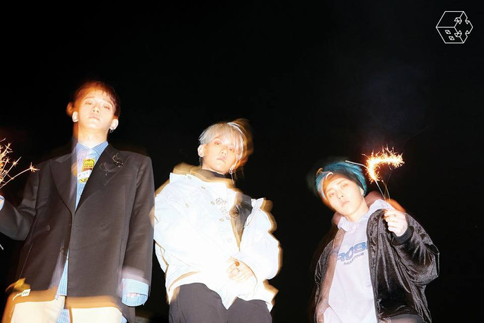 EXO-CBX tung MV mới: Mặt rất 'ngầu' và Baekhyun tiếp tục là 'cực phẩm' EXO-CBX tung MV mới: Mặt rất 'ngầu' và Baekhyun tiếp tục là 'cực phẩm'
