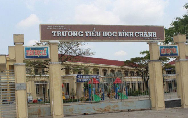 Vụ phụ huynh ép cô giáo quỳ gối: Hiệu trưởng bị cách chức xuống làm giáo viên Ảnh 2