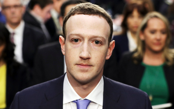 Thượng nghị sĩ Mỹ hỏi Mark Zuckerberg vì sao lại xóa fanpage gà rán ưa thích của ông Ảnh 2