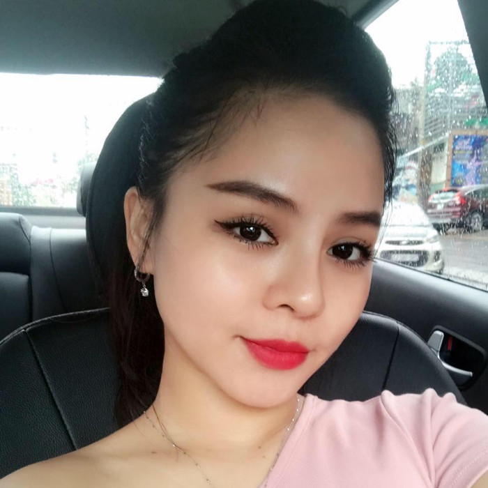 Lộ Diện Cô Em Gái Xinh Đẹp Và Sở Hữu Giọng Hát Hay Gấp 100 Lần Anh Trai Của  Hoa Vinh