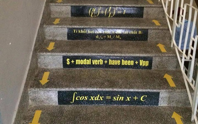 Sĩ tử tung chiêu ôn thi cực bá đạo khiến dân mạng nể phục - Viết hẳn công thức lên cầu thang để học ngày học đêm Ảnh 2