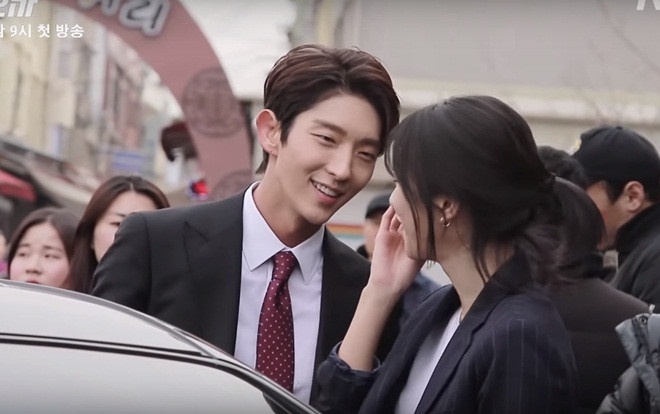 Xót xa khi Lee Jun Ki, Son Ye Ji bị thương trong lúc quay phim nhưng vẫn tươi cười Ảnh 2