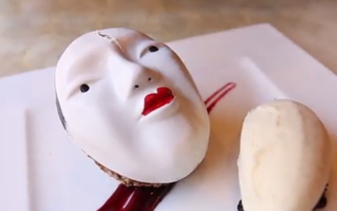 Nhìn xa cứ tưởng mặt nạ, đến gần mới 'thấu' sự thật 'ôi quá bất ngờ'! Ảnh 2