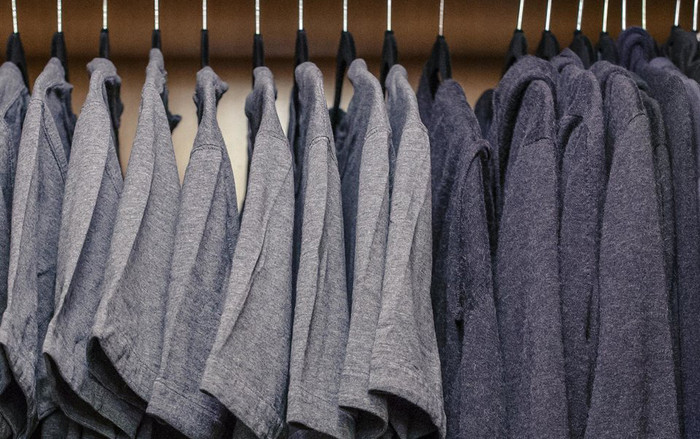 Bí mật đằng sau những chiếc áo T-shirt xám trơn tẻ nhạt Mark Zuckerberg ngày nào cũng mặc Ảnh 2