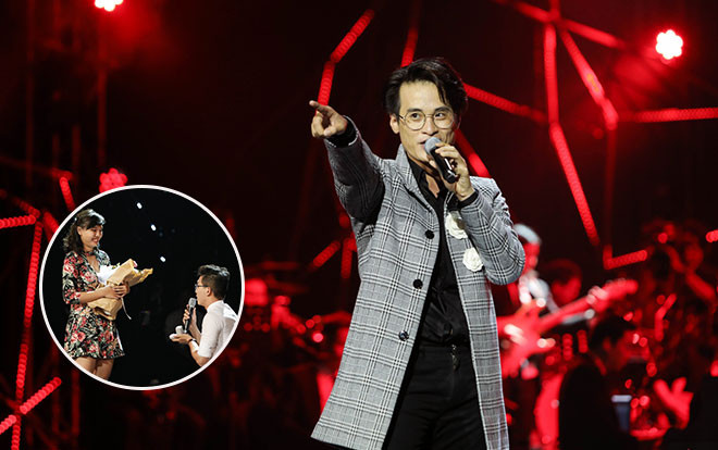 Nhà hát Hoà Bình 'vỡ trận' khi Hà Anh Tuấn giúp cặp đôi yêu 8 năm cầu hôn trên sân khấu Ảnh 2